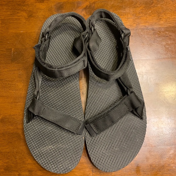 NWOT Men’s size 13 Teva sandal